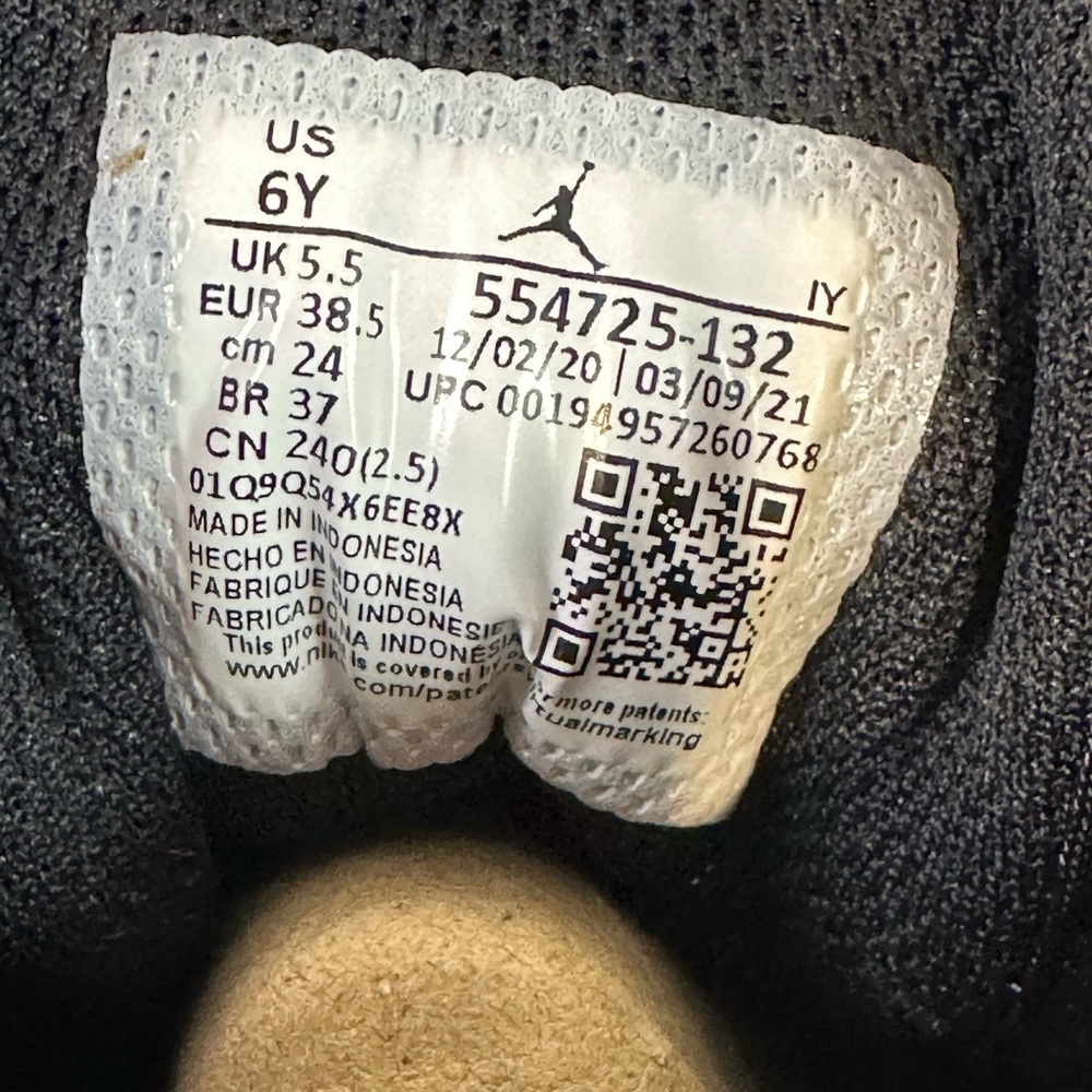 Jordan 1 Mid - Picture 10 of 11